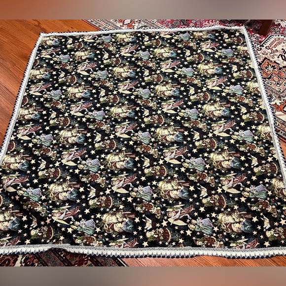 Xmas theme decorative throw/table cloth - Picture 1 of 3